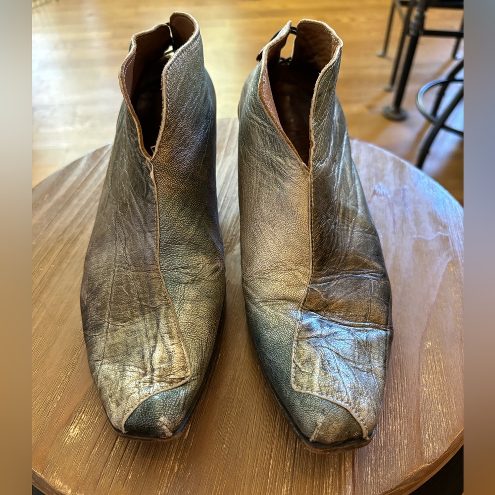 Women's CYDWOQ Skate Vintage Kitten Heel. Size 39.5